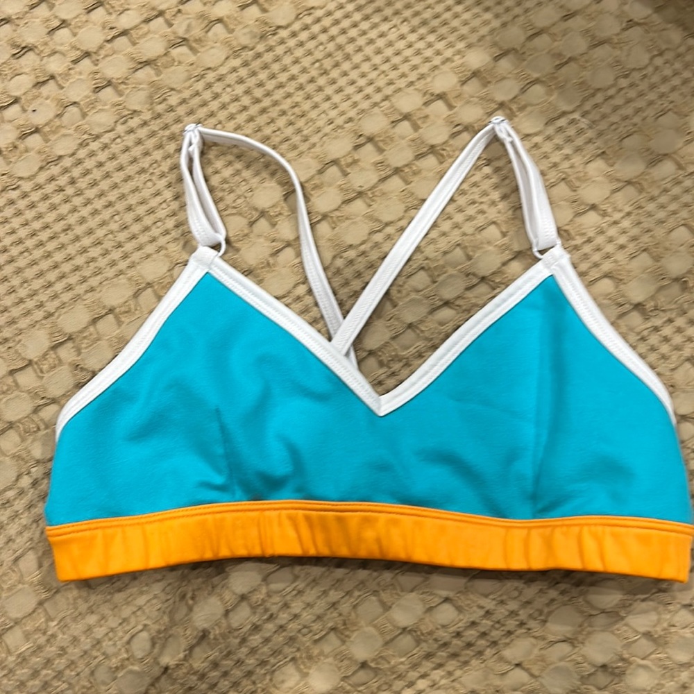 Alo xs sports bra